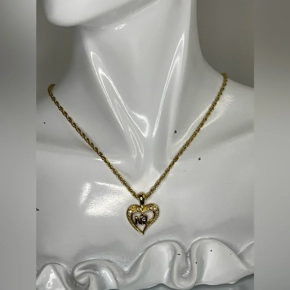 Nina Ricci Heart Pendant Necklace - Picture 8 of 8